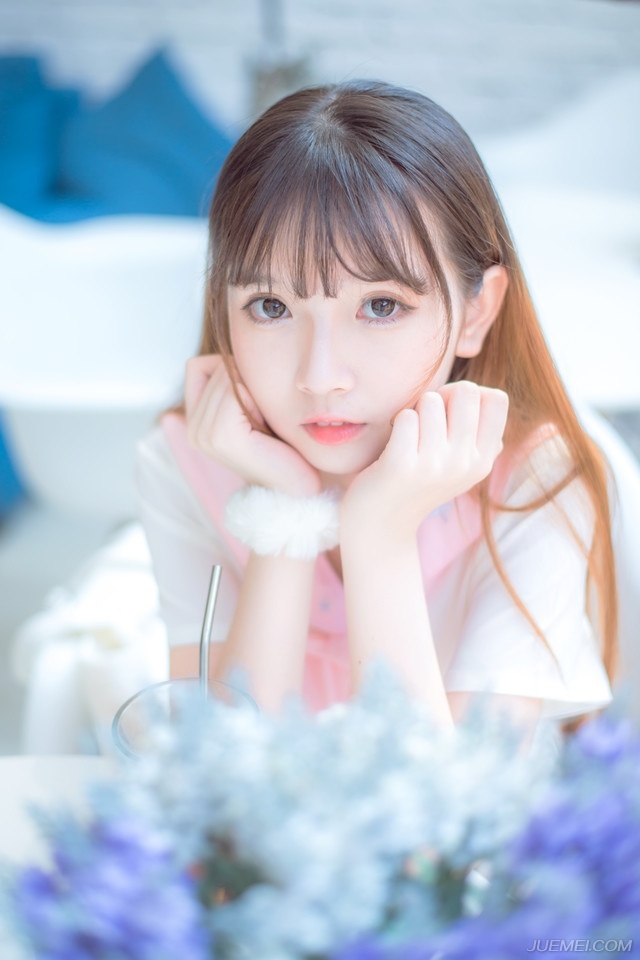 “去一趟夫人家，将夫人接回来。”刘璝冷声道。